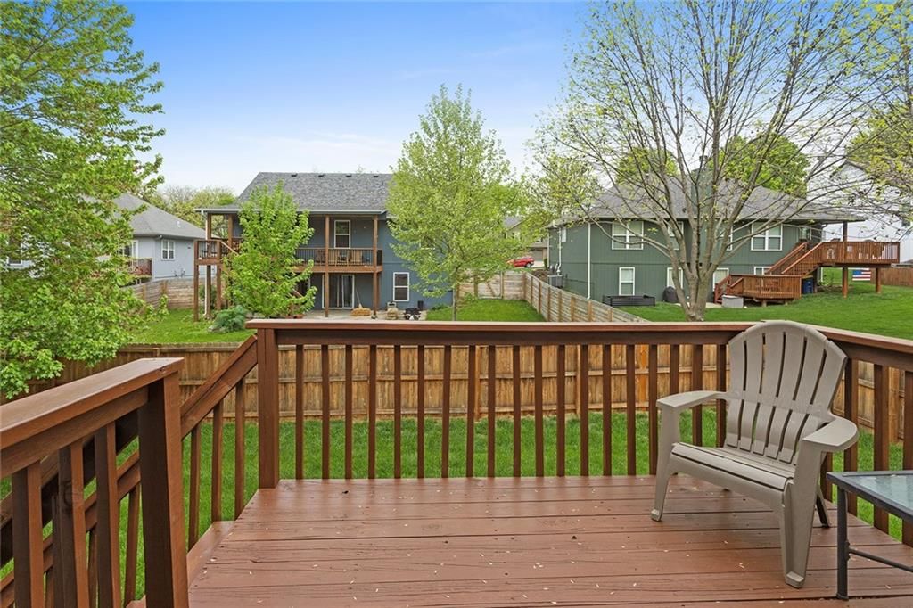 304 Lakeview Drive — photo 30