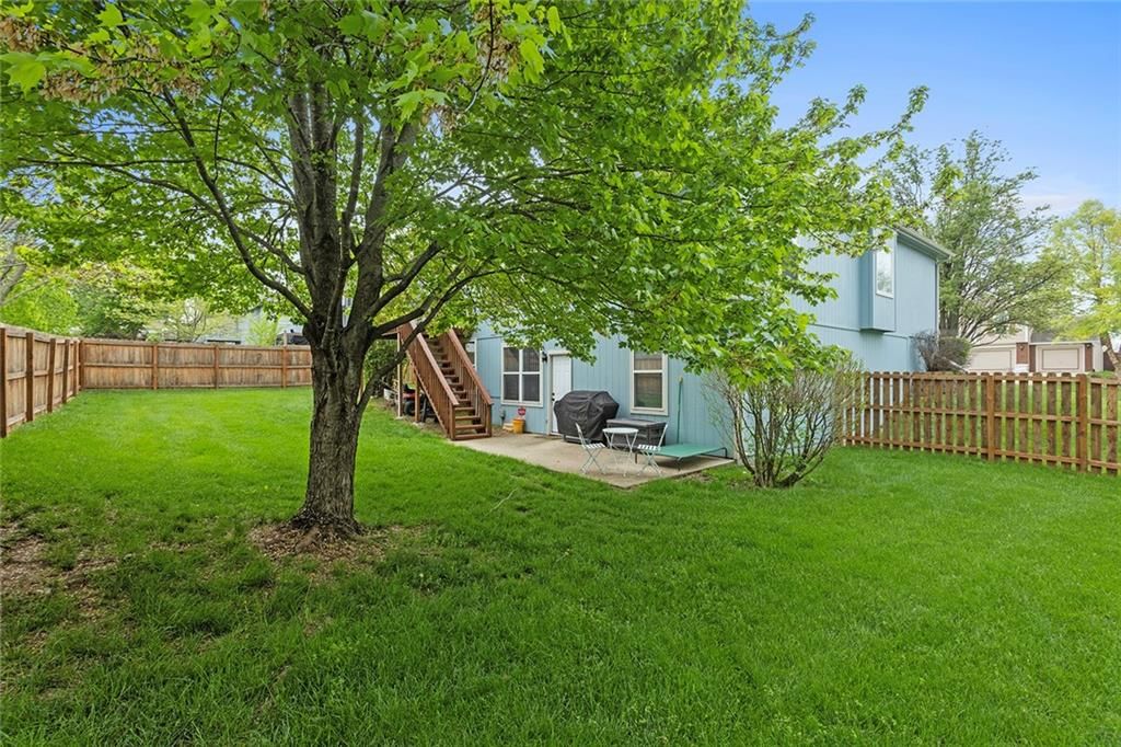 304 Lakeview Drive — photo 32