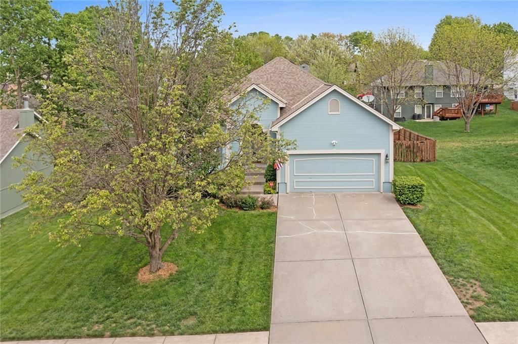 304 Lakeview Drive — photo 33