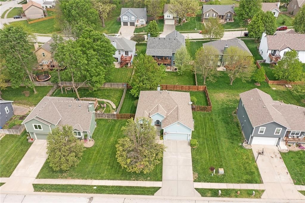 304 Lakeview Drive — photo 34