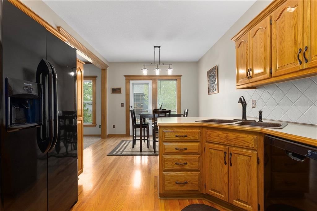 304 Lakeview Drive — photo 8