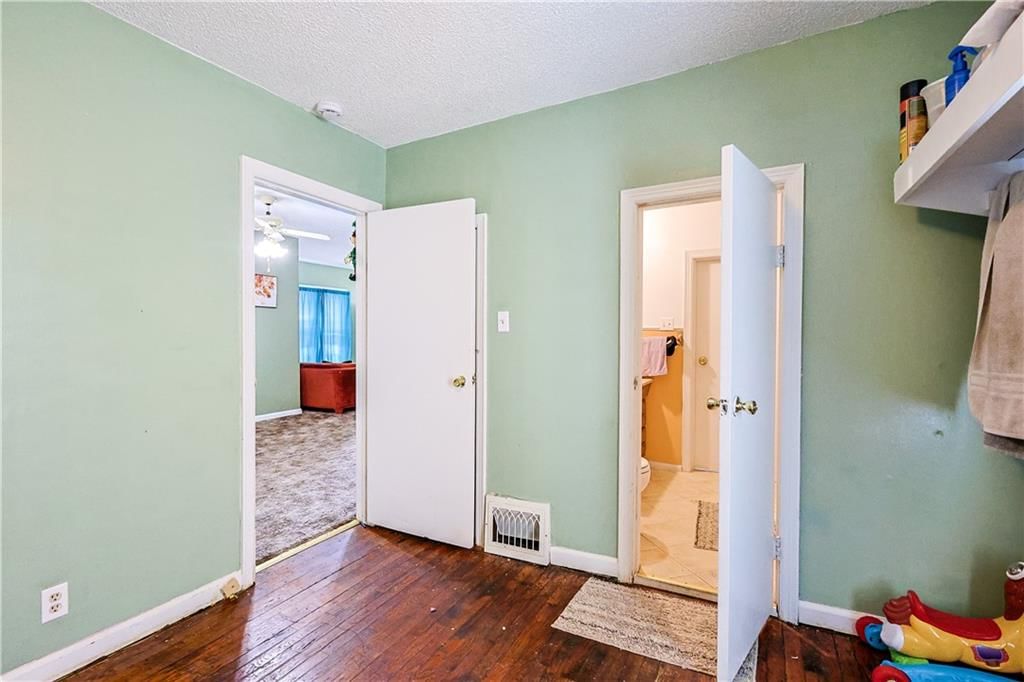 1910 Oscar Street — photo 24