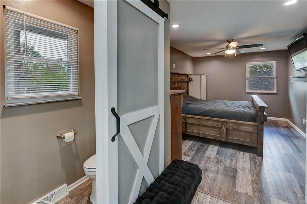 509 NE JOHNSTON Drive — photo 17