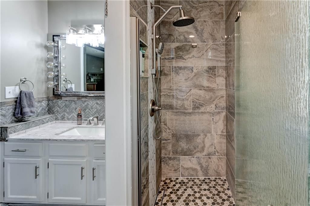 509 NE JOHNSTON Drive — photo 19