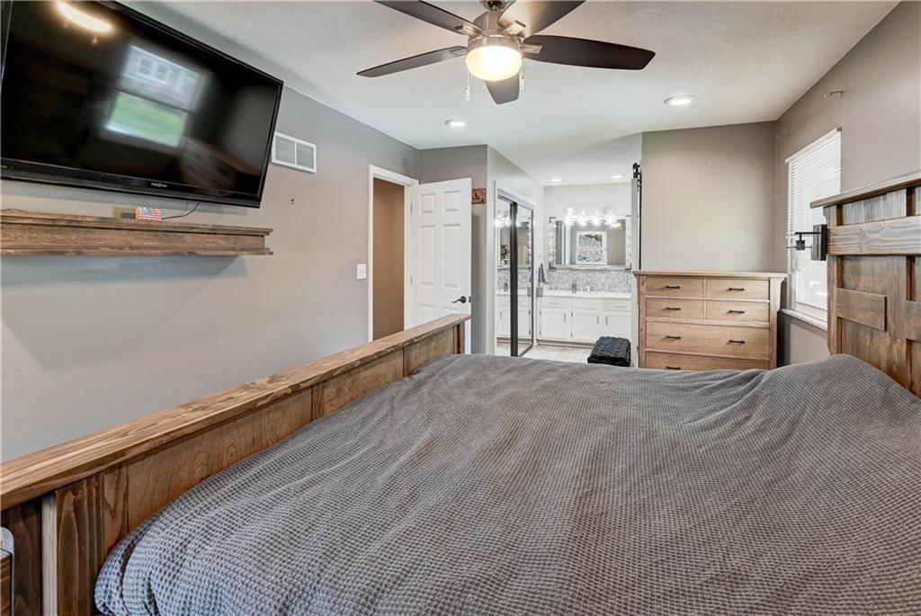 509 NE JOHNSTON Drive — photo 20