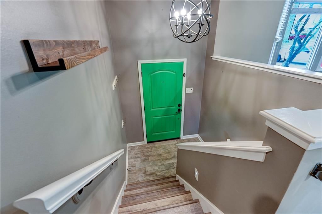 509 NE JOHNSTON Drive — photo 4