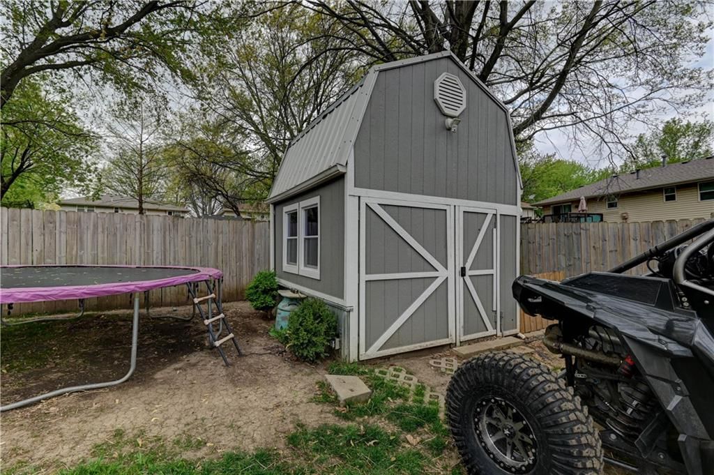 509 NE JOHNSTON Drive — photo 31
