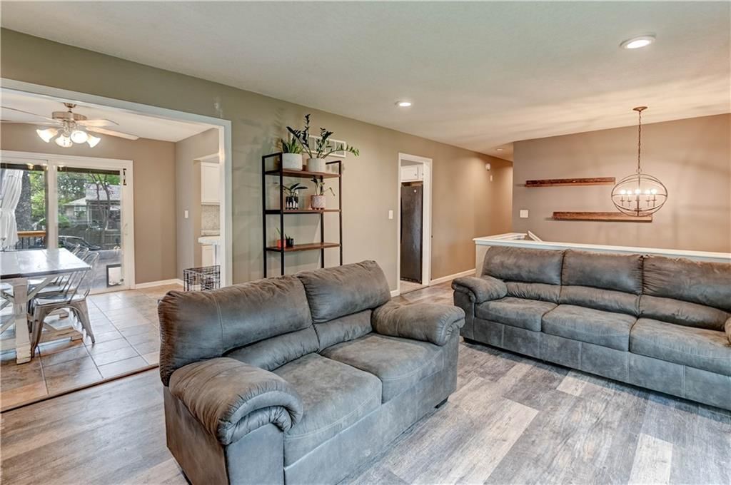 509 NE JOHNSTON Drive — photo 5