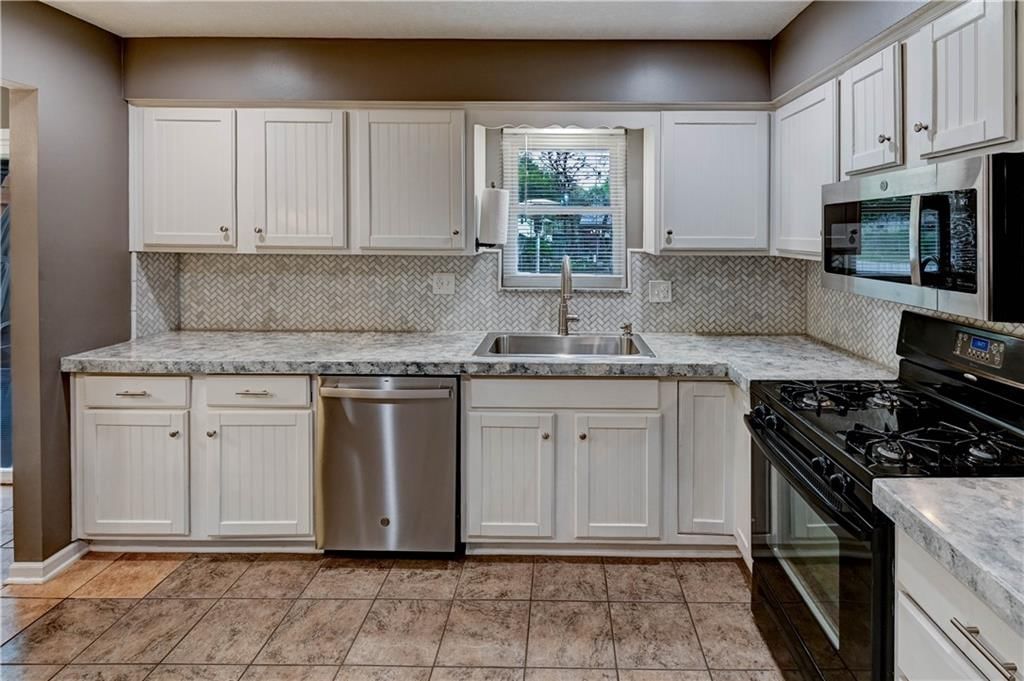 509 NE JOHNSTON Drive — photo 9