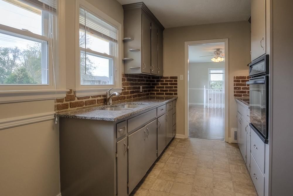 9720 E 35th Street — photo 16