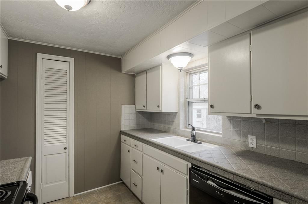 3828 HARDY Avenue — photo 11