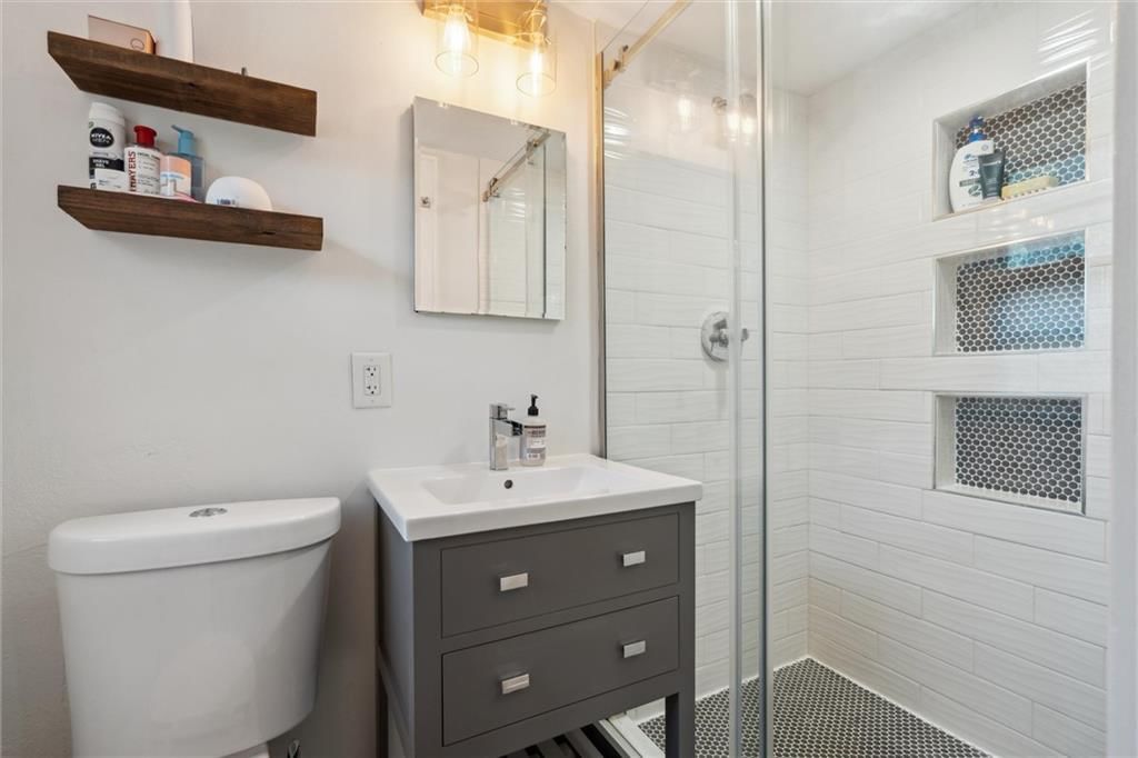 7227 Jefferson Street — photo 17