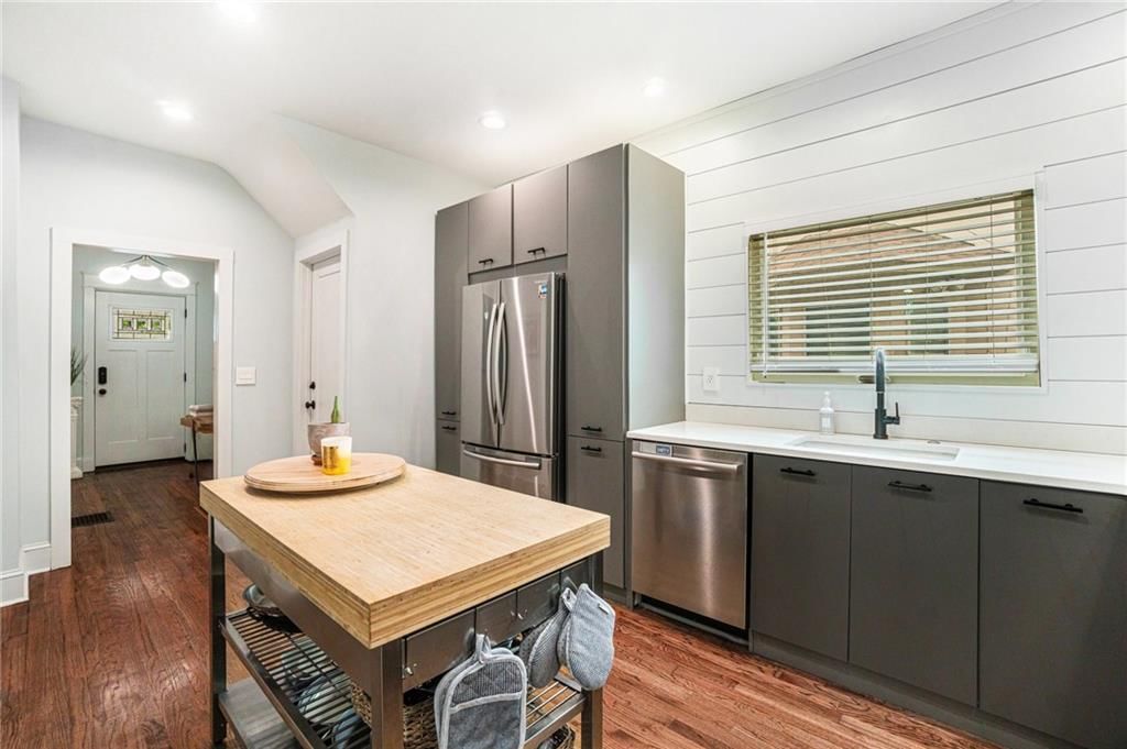 4417 Genessee Street — photo 12