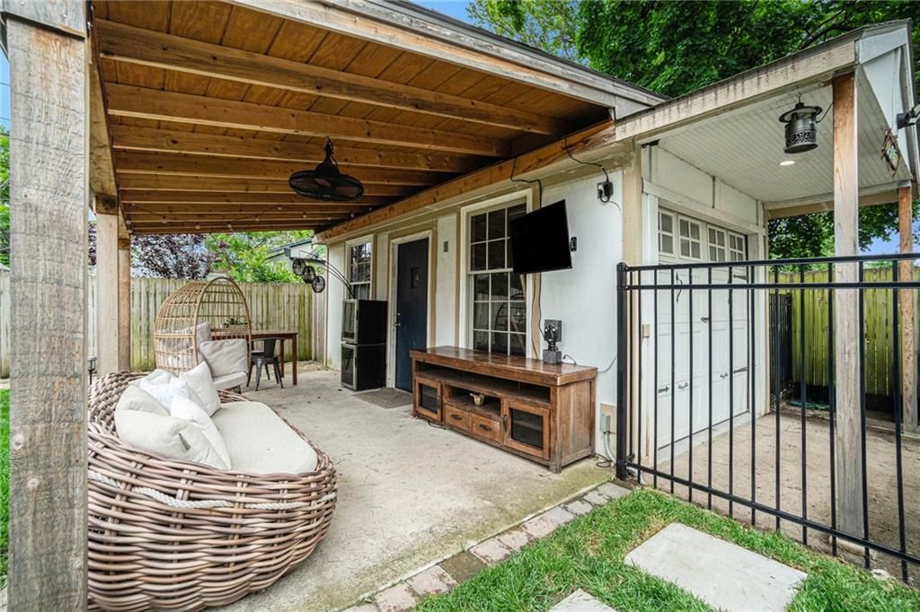 4417 Genessee Street — photo 28