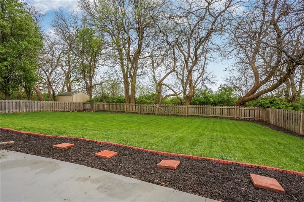 2101 SW Post Oak Road — photo 23