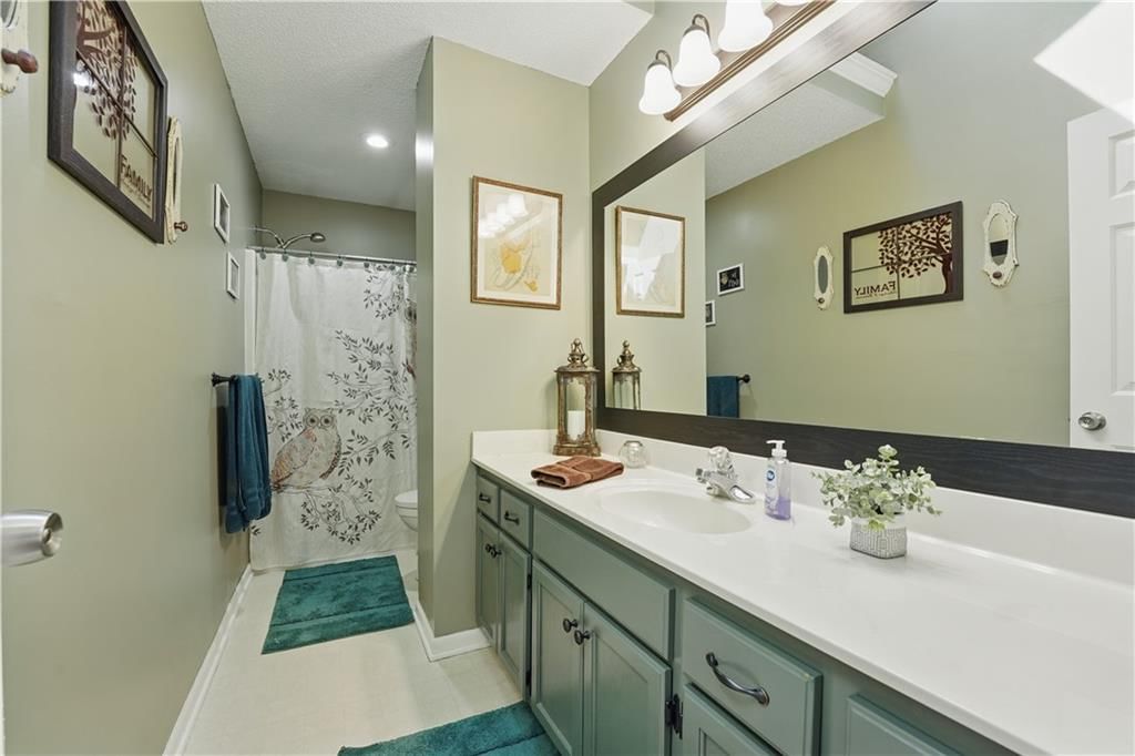 421 Hamilton Lane — photo 13