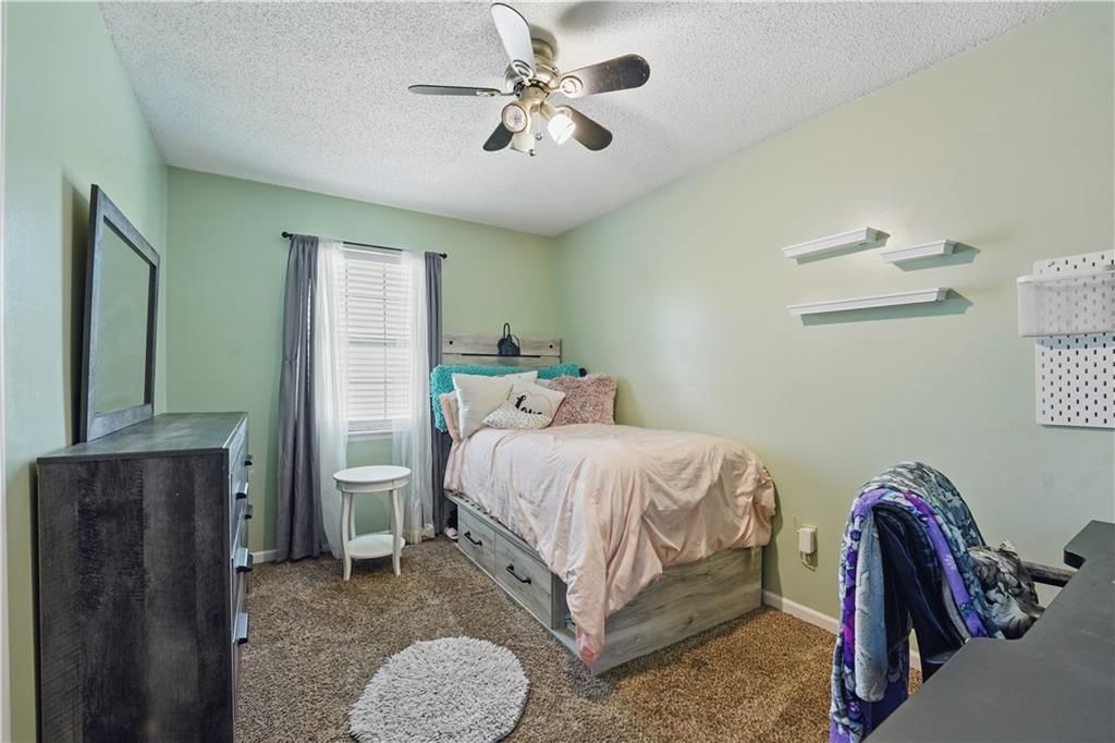 421 Hamilton Lane — photo 16
