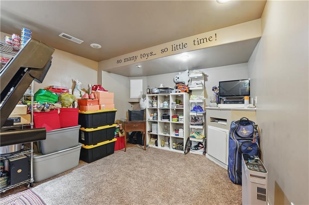 421 Hamilton Lane — photo 25
