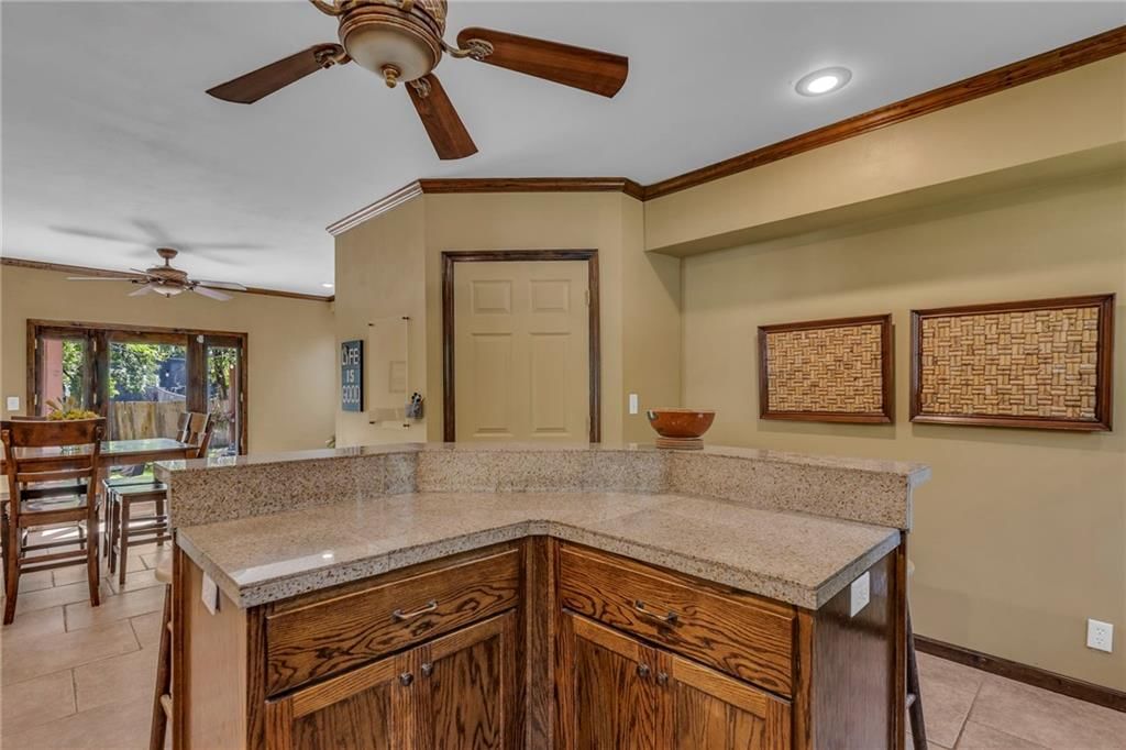 415 W Franklin Street — photo 11