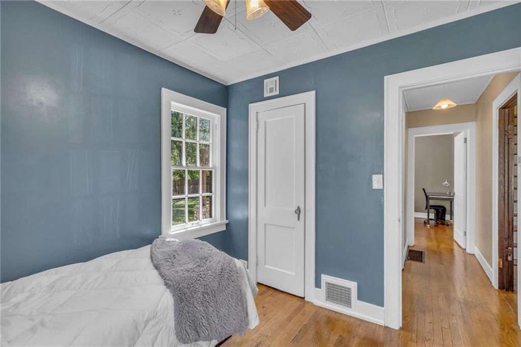 415 W Franklin Street — photo 19