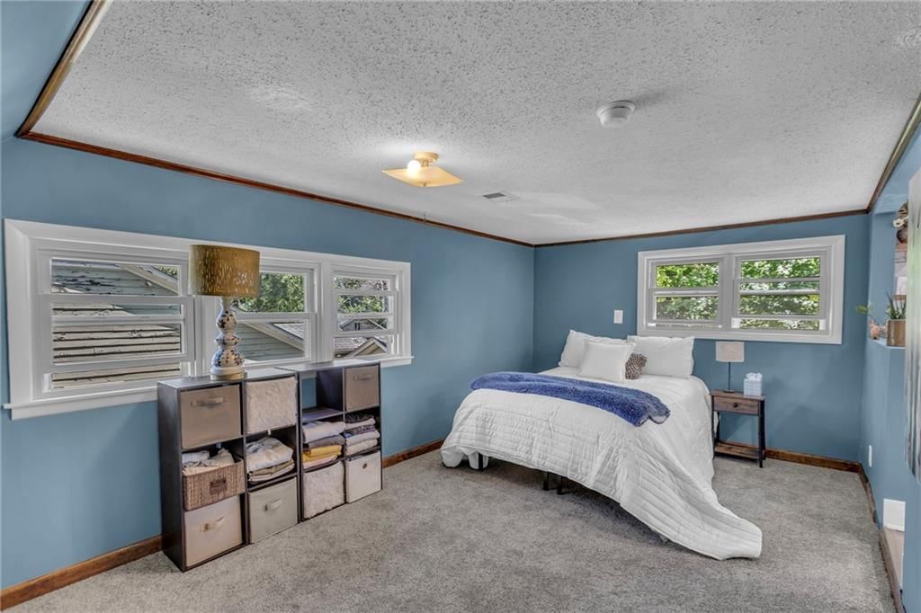 415 W Franklin Street — photo 26