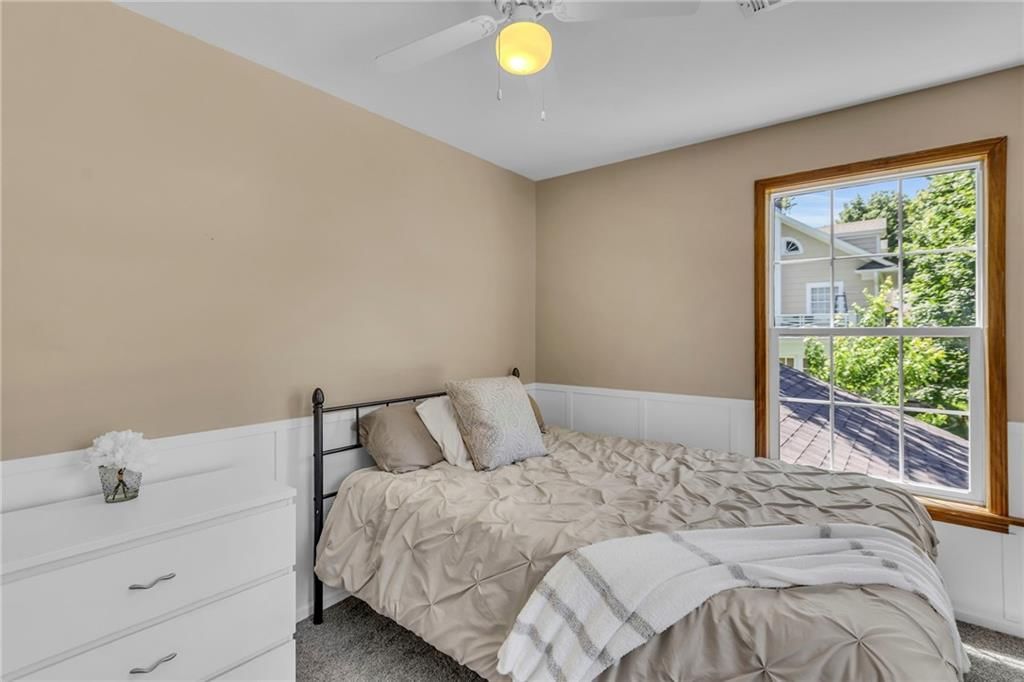 415 W Franklin Street — photo 30
