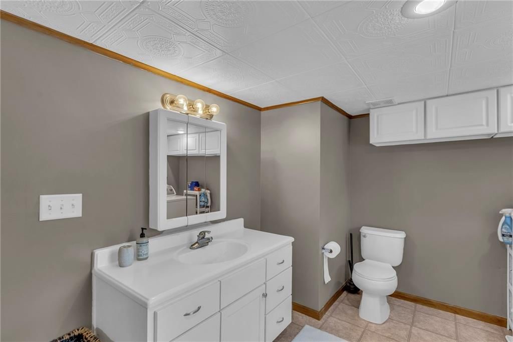 415 W Franklin Street — photo 32