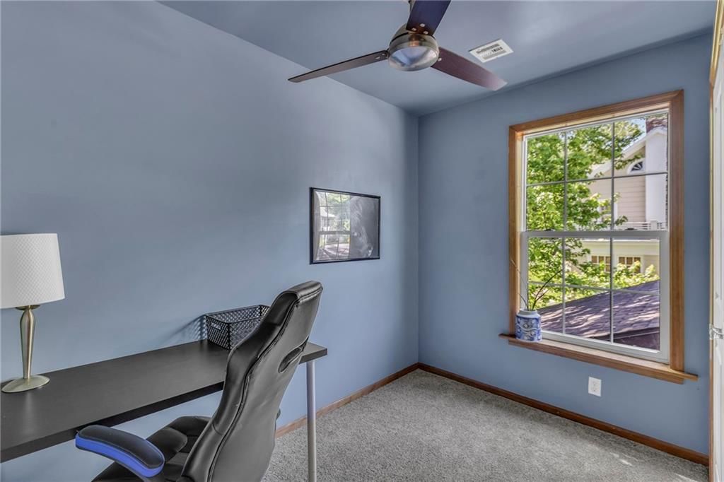 415 W Franklin Street — photo 34