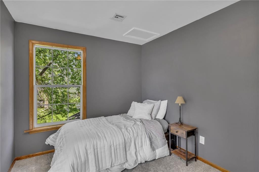 415 W Franklin Street — photo 37