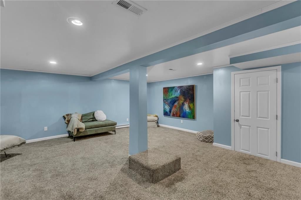 415 W Franklin Street — photo 39