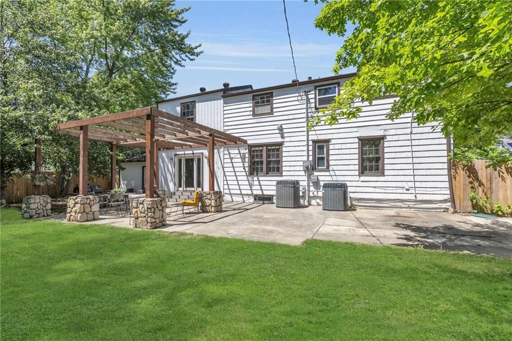 415 W Franklin Street — photo 44