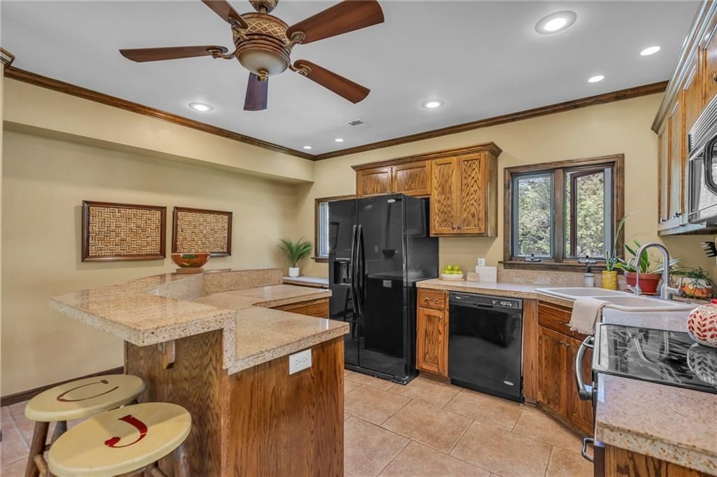 415 W Franklin Street — photo 10
