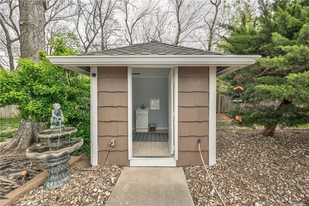 4523 Woodstock Street — photo 28