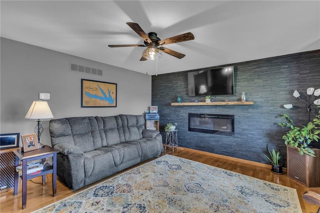 22877 Kraft Drive — photo 9