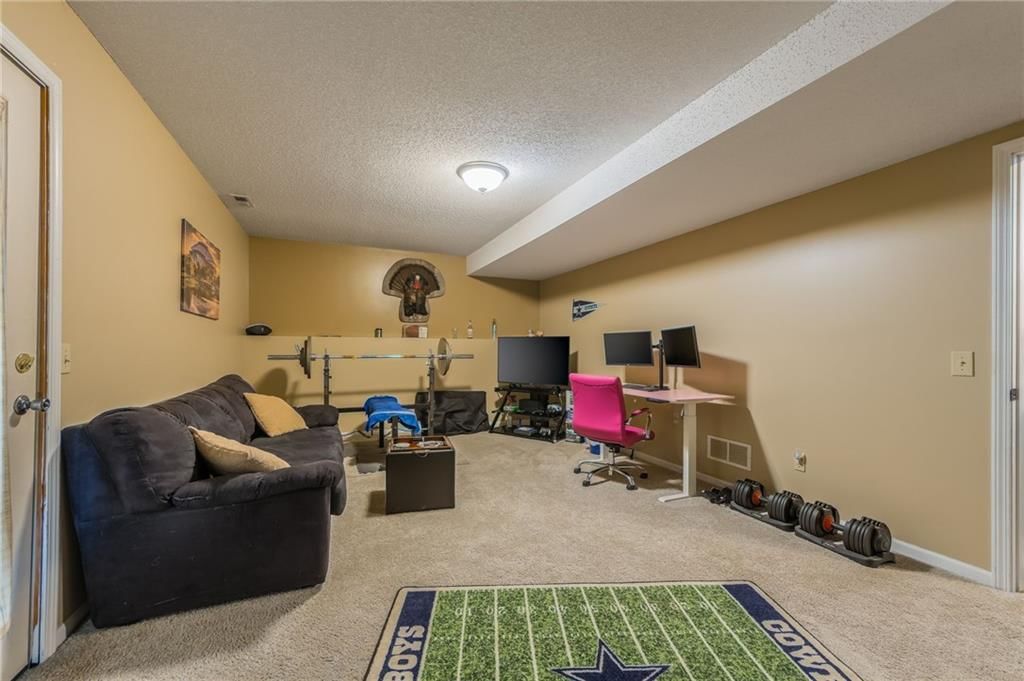 604 Castile Street — photo 30