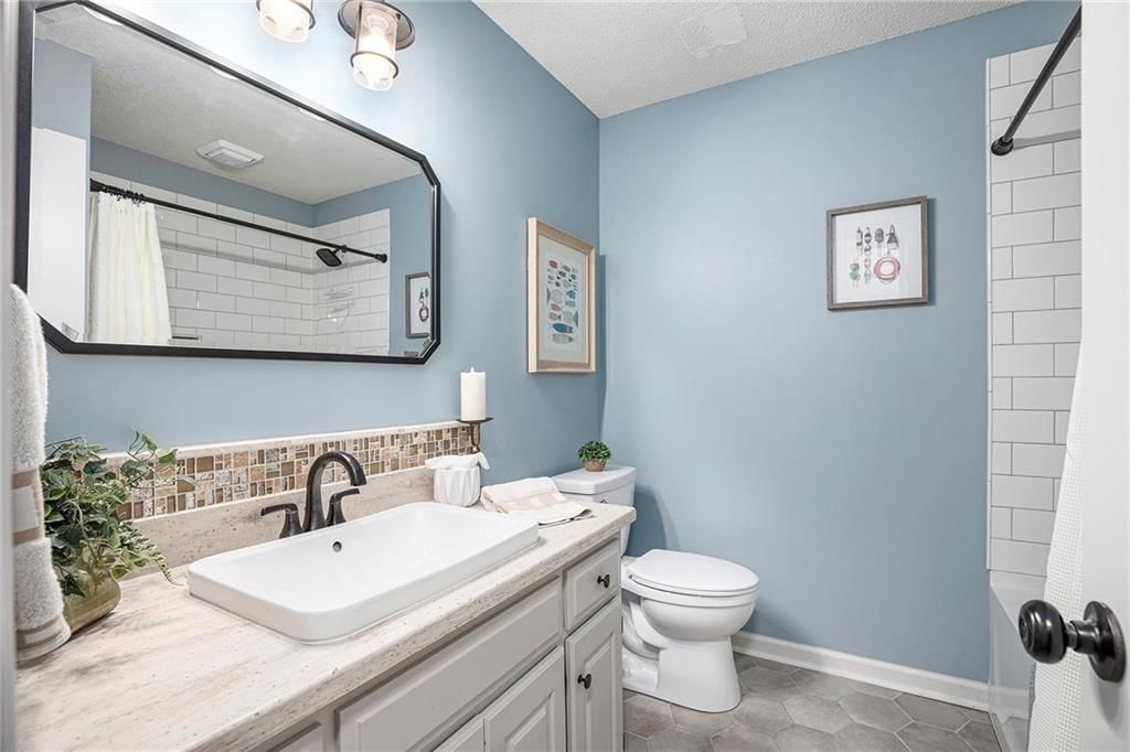 969 NW Redbud Drive — photo 14