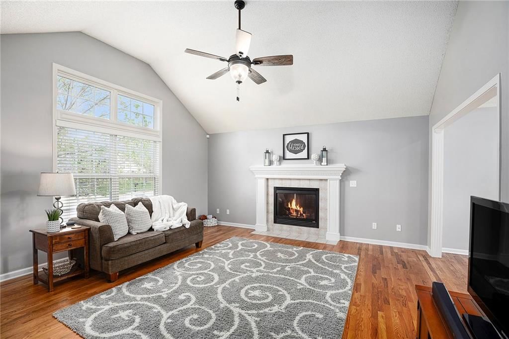 969 NW Redbud Drive — photo 4