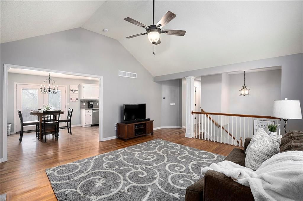 969 NW Redbud Drive — photo 6
