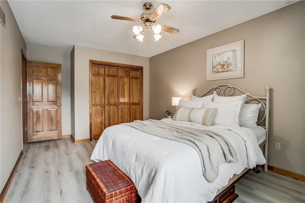 1228 S Lindenwood Drive — photo 21