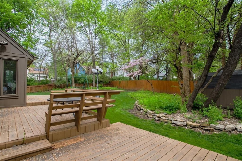 1228 S Lindenwood Drive — photo 26