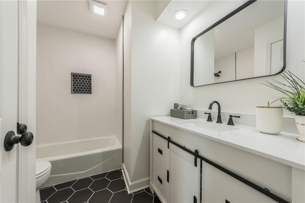 1017 SW 19th Street — photo 17