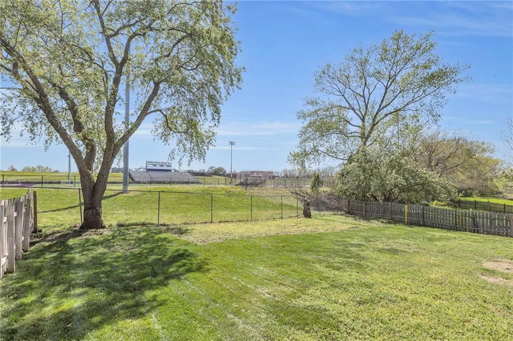 10811 Augusta Drive — photo 37