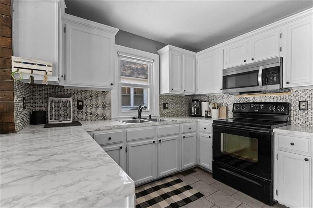 104 E 80th Terrace — photo 12
