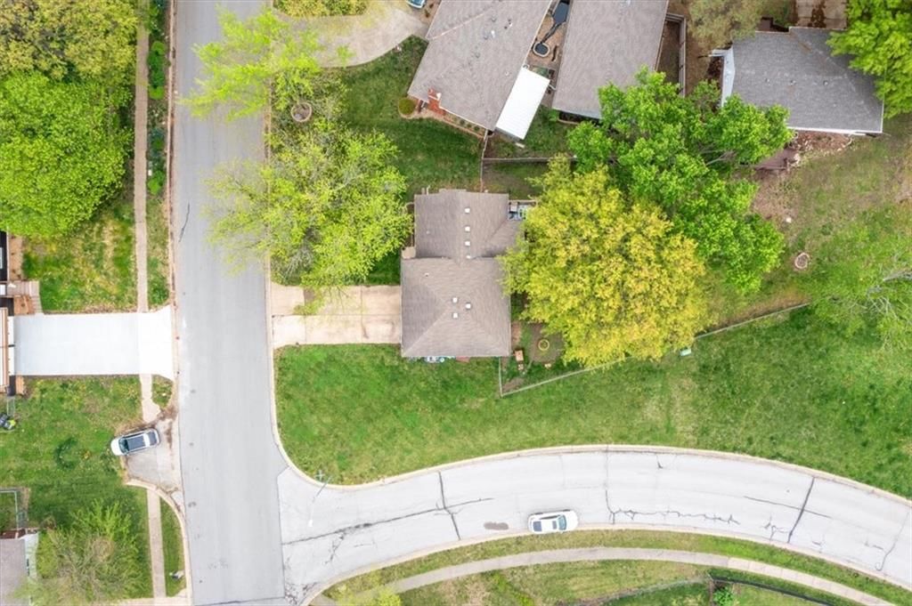 7905 BEL RAY Drive — photo 2