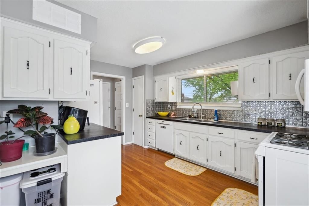 7905 BEL RAY Drive — photo 14