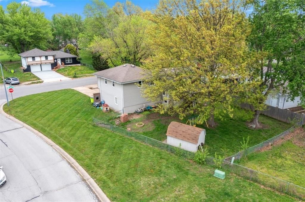 7905 BEL RAY Drive — photo 4