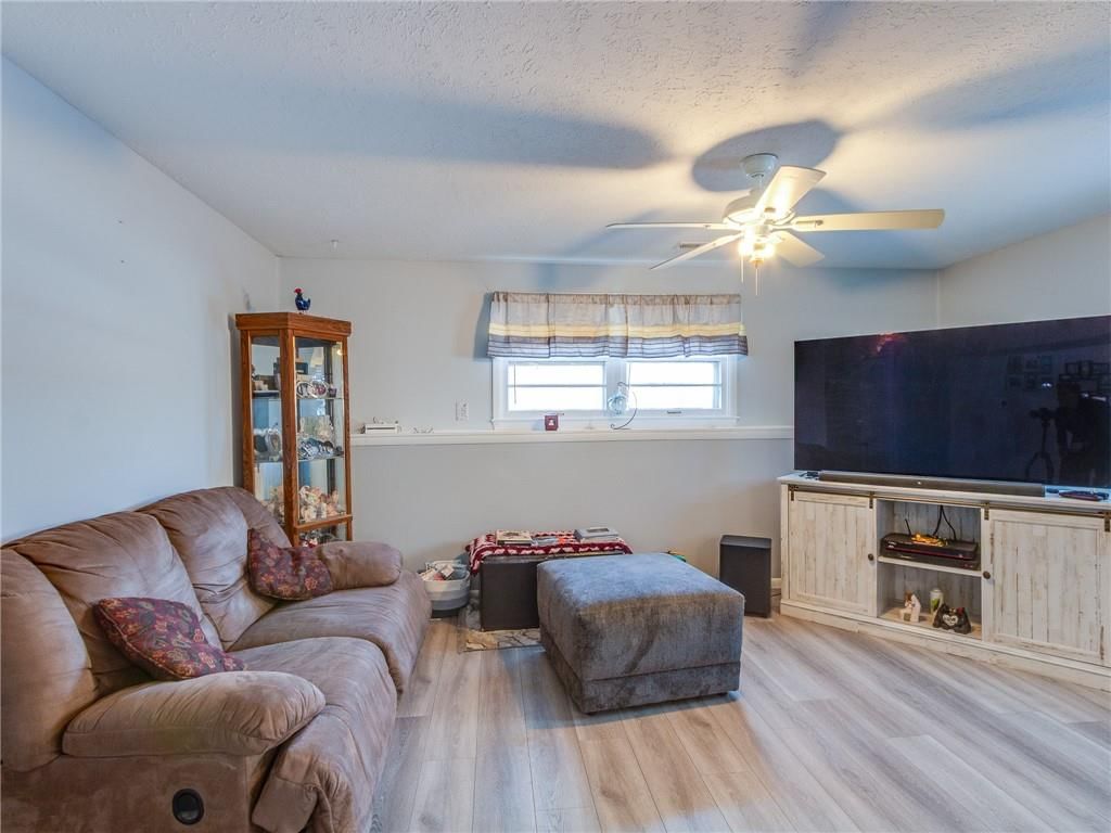 1510 Davis Road — photo 4