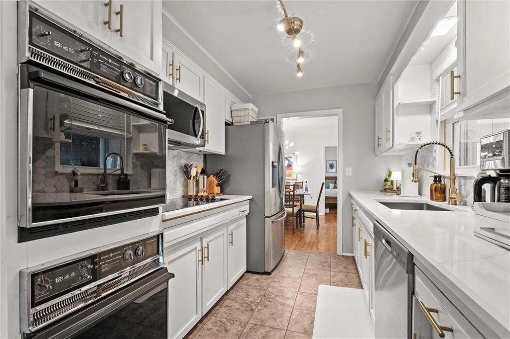 1105 W 88th Street — photo 10