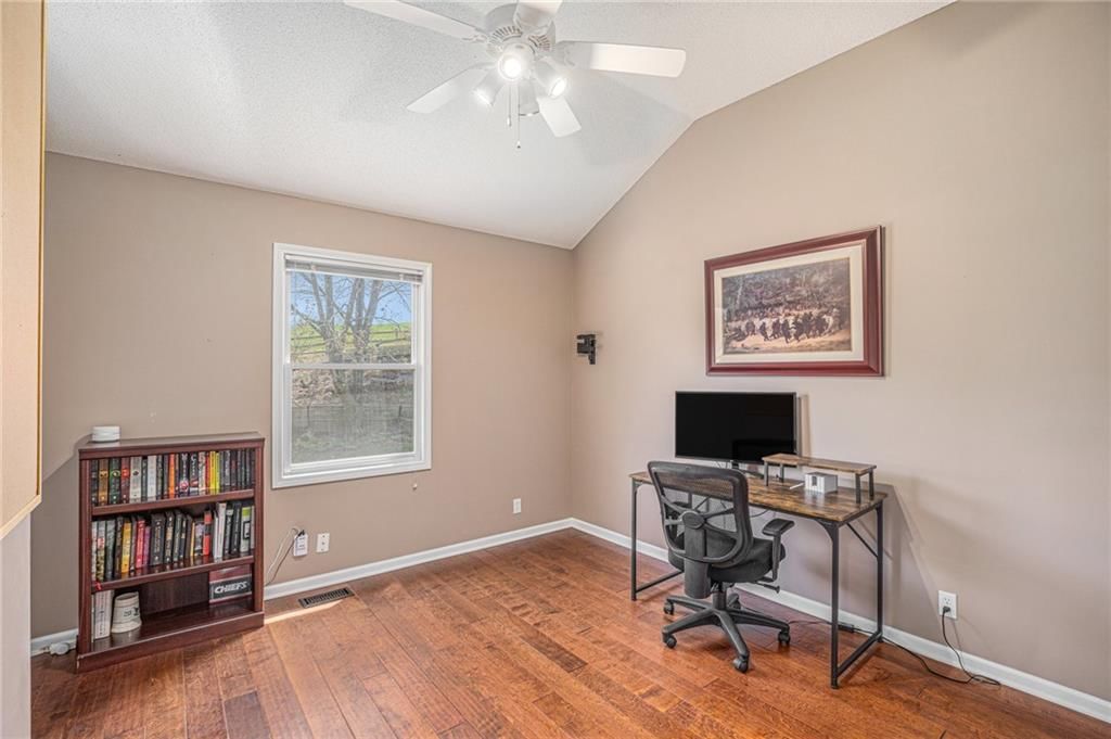 5021 Rene Street — photo 17
