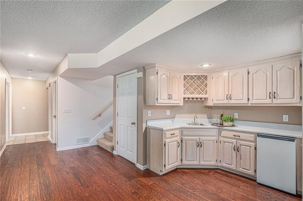 5021 Rene Street — photo 19